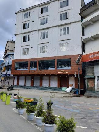 Crescent International Kohima Luaran gambar
