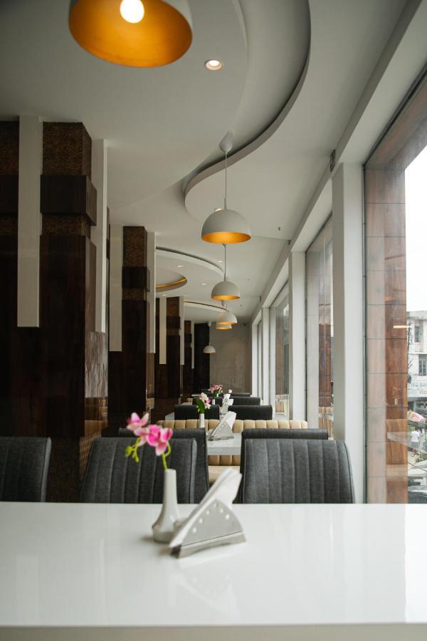 Crescent International Kohima Luaran gambar